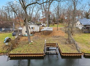 4370 Leroy St, White Lake, MI 48383