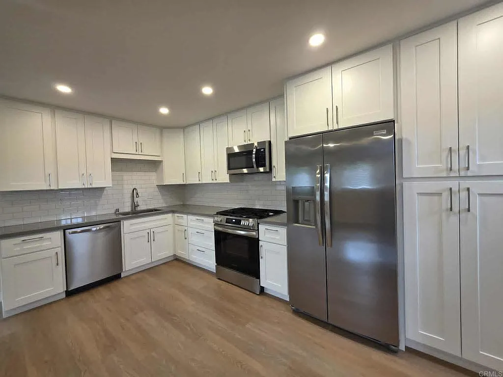 Building Photo - 10579 Oak Creek Dr