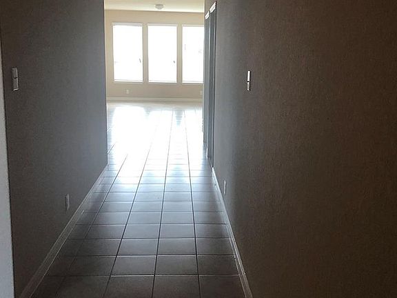 3rd image of 478 Centinela St