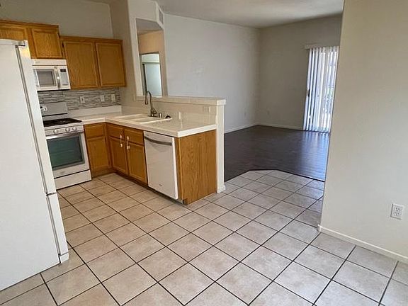 3rd image of 2110 Los Feliz St Unit 1064