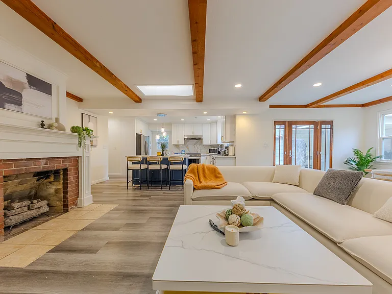 6252 Golden West Ave — Photo 2