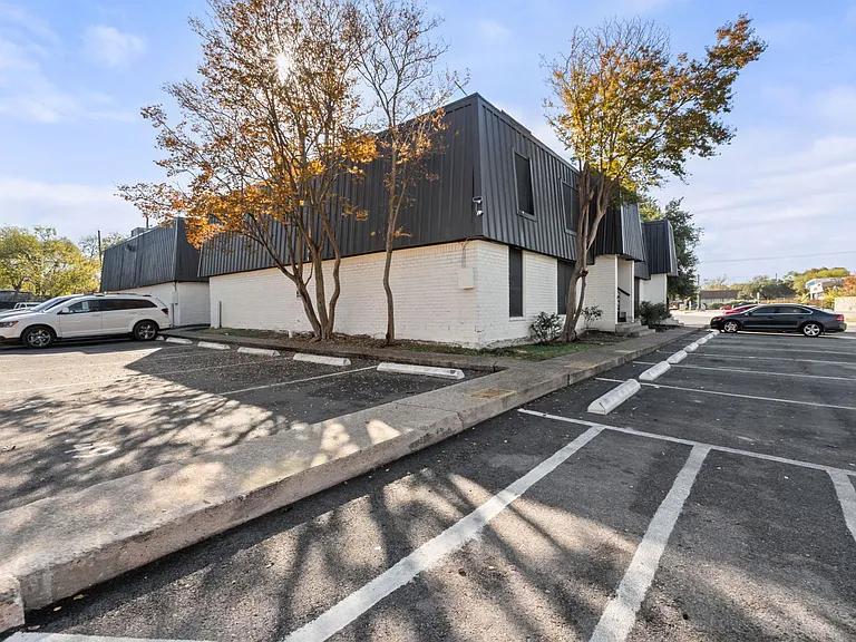 Magnolia Flats — Photo 30