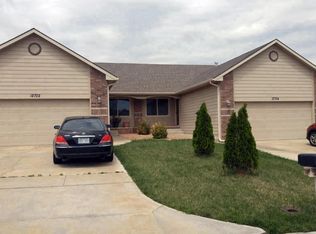 12704 E Willowgreen Cir, Wichita, KS 67207