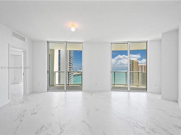 4th image of 300 S Biscayne Blvd #T-3010