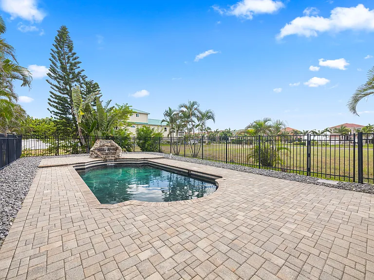 1340 Apollo Beach Blvd S — Photo 65