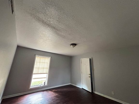 5th image of 3807 Spurgeon Dr Unit B