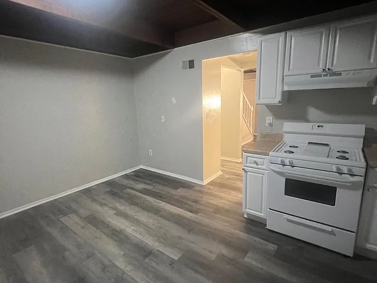 Eat-in Kitchen Area