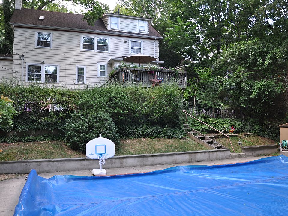 2nd image of 41 Forest Ave