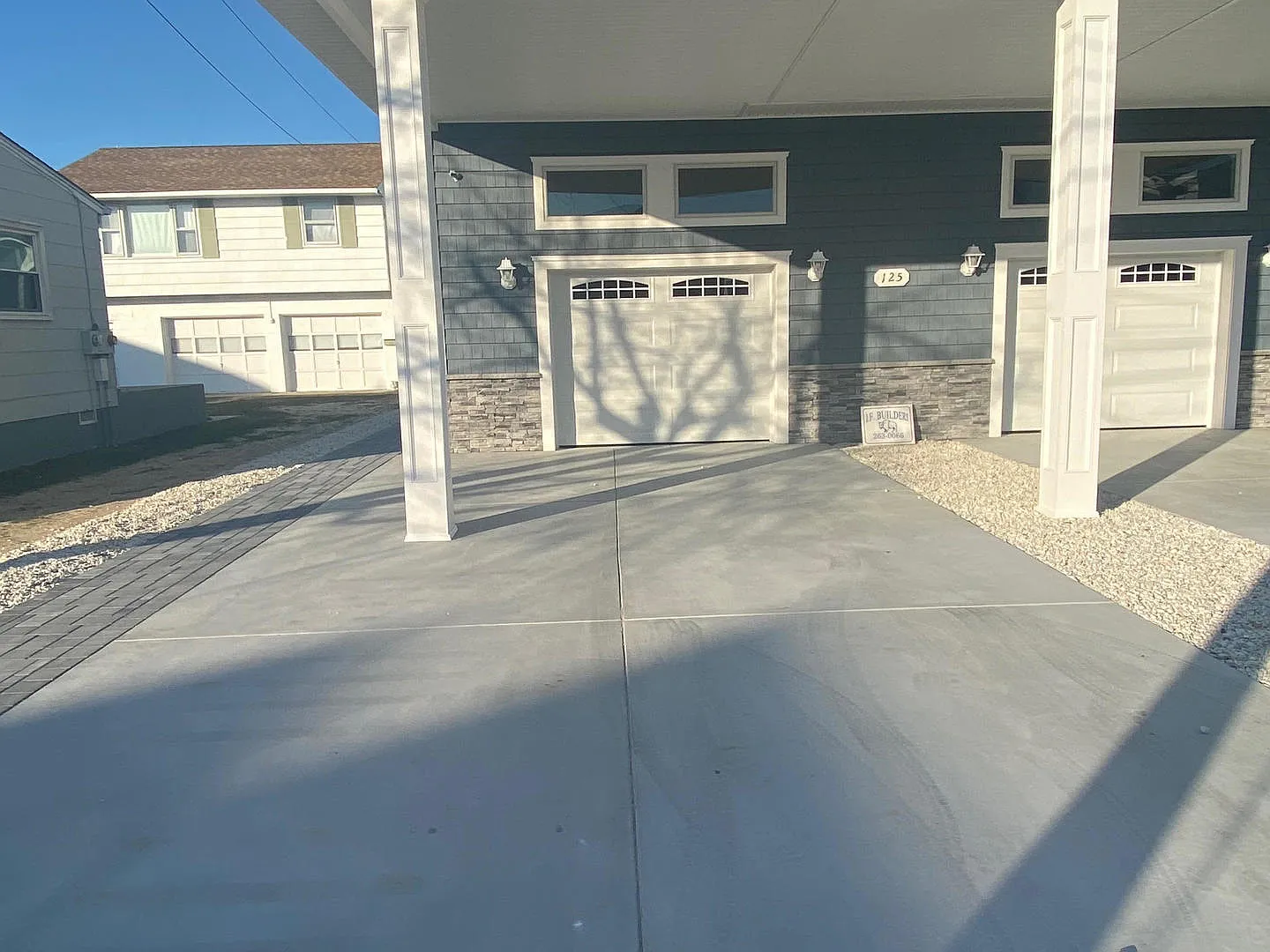 6 bed, 4.5 bath, 2200 sqft, $3,000 — Photo 2