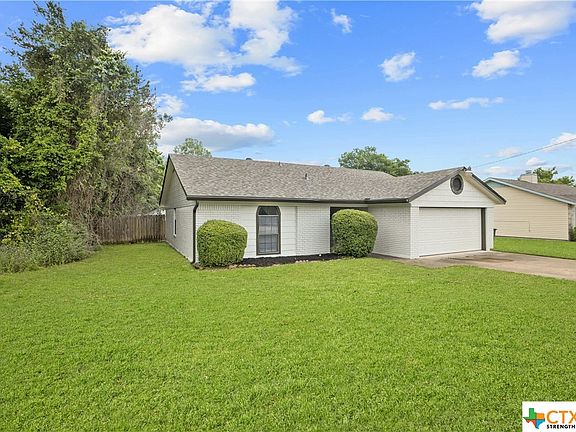 2nd image of 2608 Lago Trl