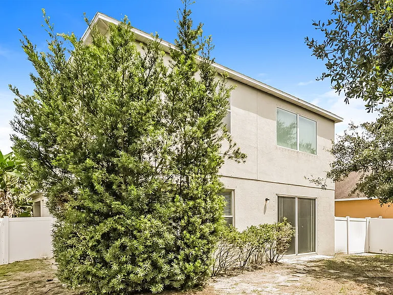 8309 Deerland Bluff Ln — Photo 16