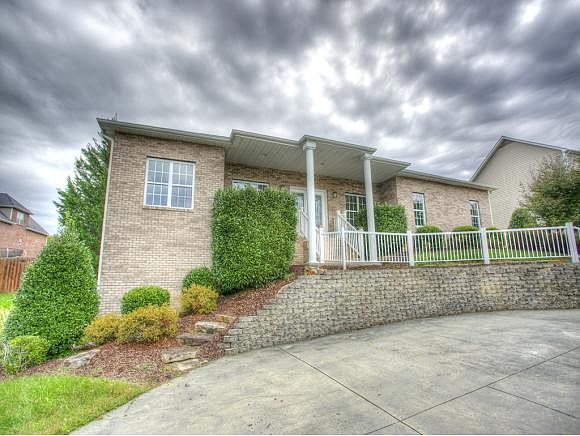 1st image of 211 Lee Carter Dr
