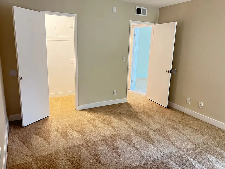 9600 Reseda Blvd — Photo 16
