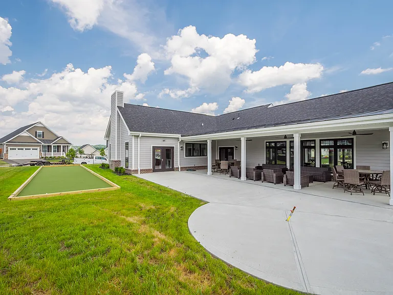 409 Spruce Ln — Photo 41