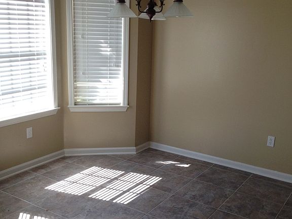 5th image of 2211 Purple Leaf Ln
