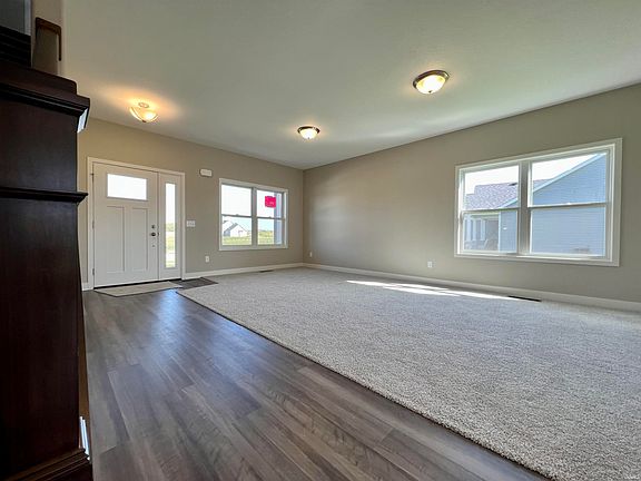 4th image of 3104 E Butler Ct