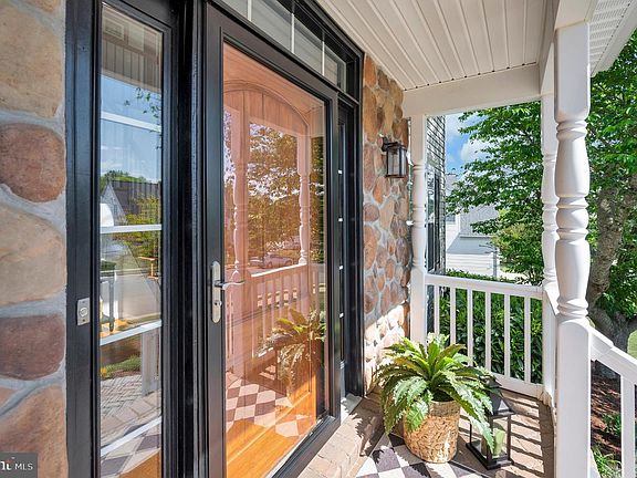 5th image of 29 Scotland Cir