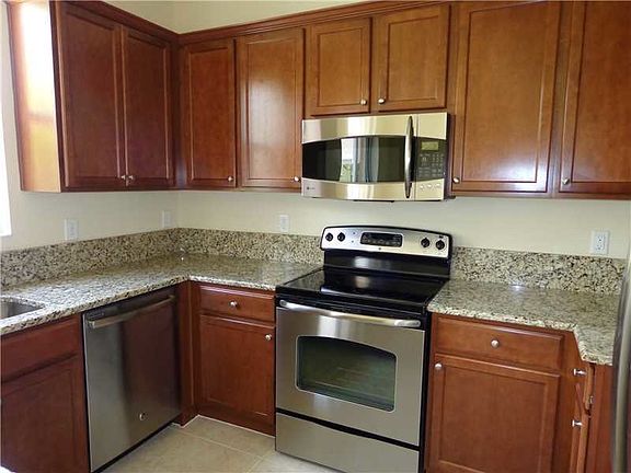 2nd image of 130 Emerald Creek Ter