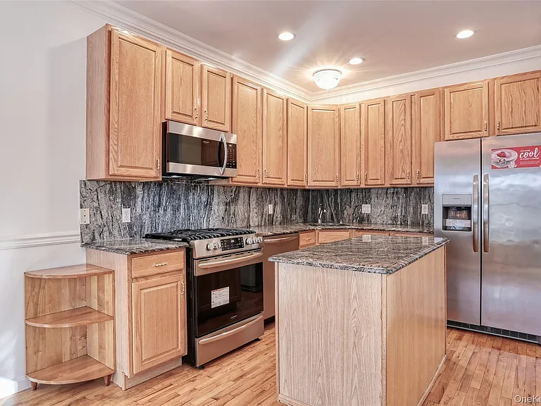 80 Alexander Ct — Photo 12