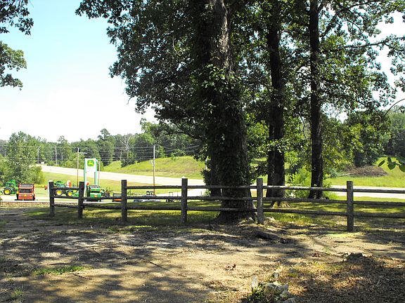 5th image of 947 Hwy 70-71