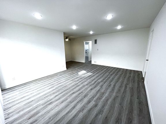 2nd image of 3420 Mentone Ave APT 2