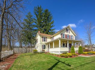 295 Prospect St, Lee, MA 01238