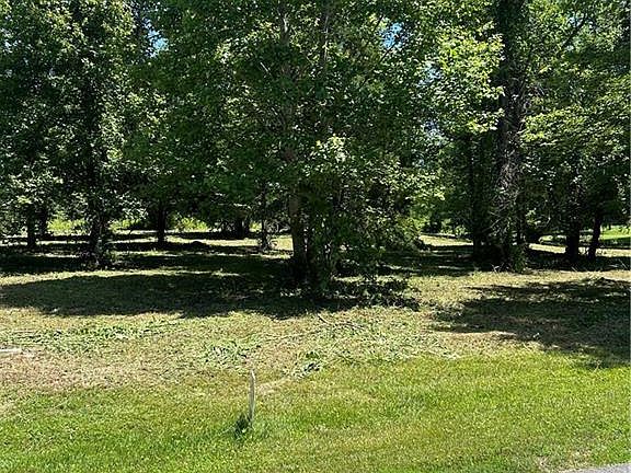 5th image of 303 Country Club Dr #22