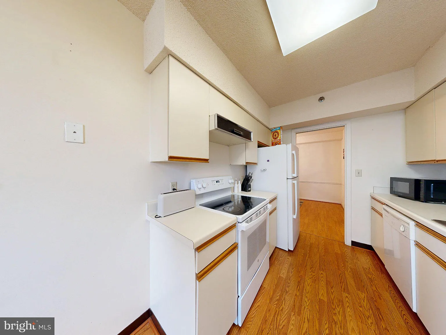 5505 Seminary Rd — Photo 3