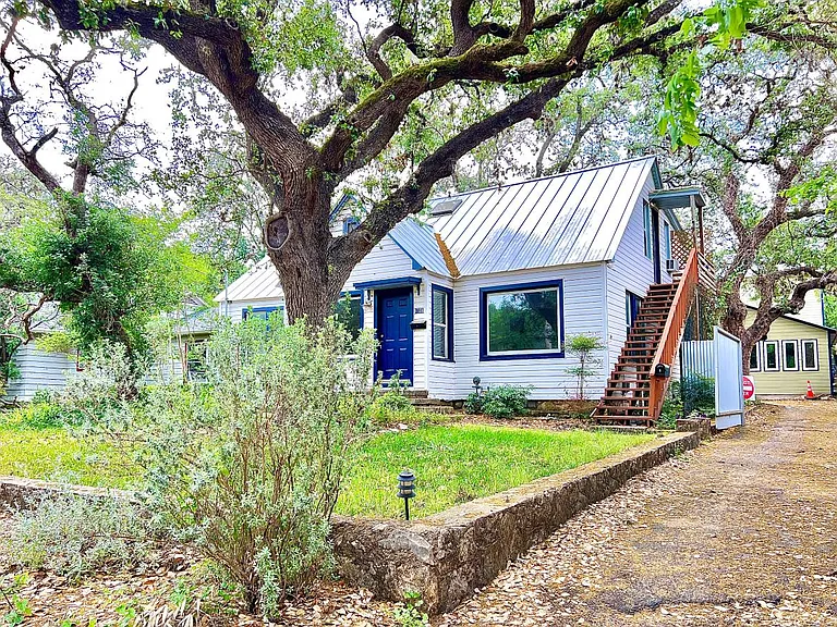 1710 Virginia Ave — Photo 1