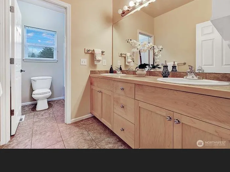 262 SE Andrews St — Photo 6