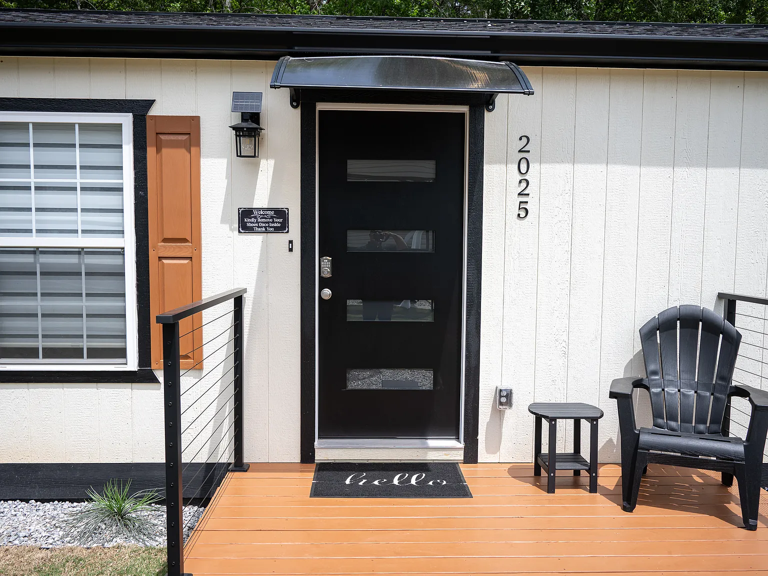 110 Dayton Way — Photo 3