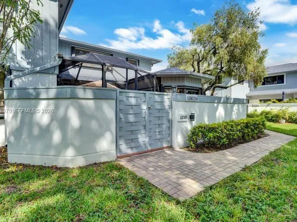 10026 NW 52nd Ter, Doral, FL 33178