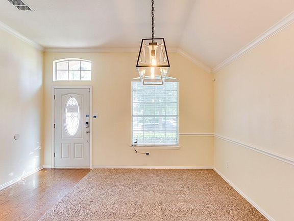 5th image of 15 Mary Lou Ct