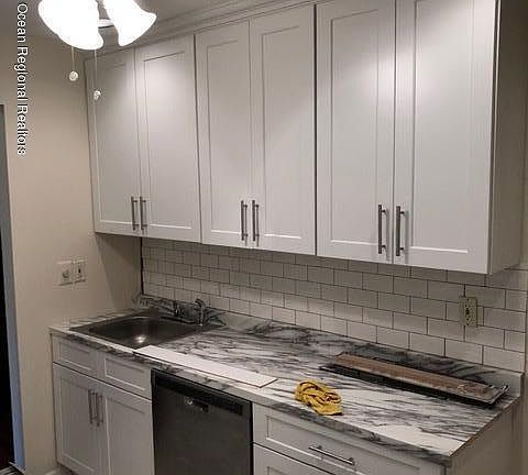 3rd image of 171 Amberly Dr Unit H