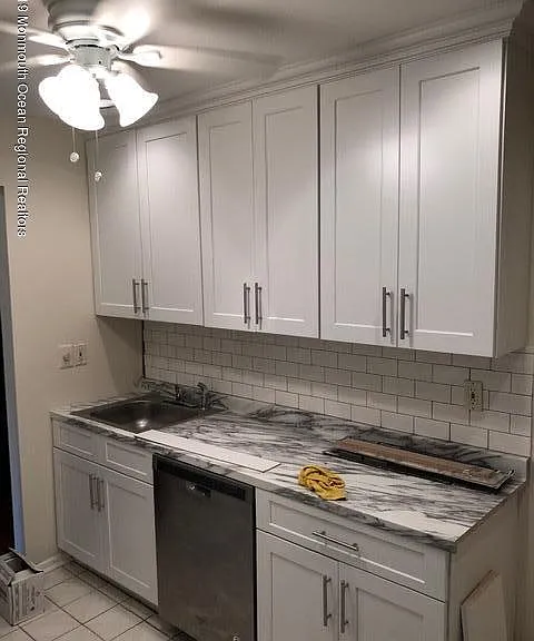 171 Amberly Dr #H — Photo 3