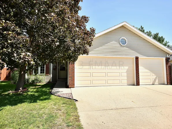 720 48th St S, Fargo, ND 58103