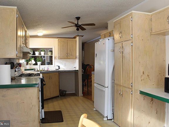 5th image of 800 College Dr #124