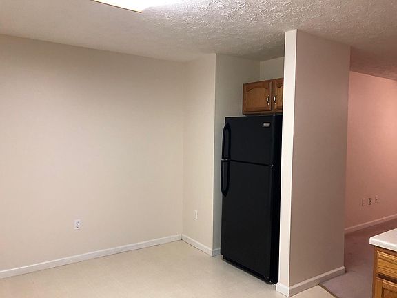 4th image of 648 Beaverview Dr