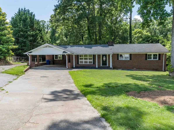 122 Holly Dr, Spartanburg, SC 29301
