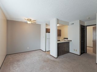 1327 D St APT 5, Lincoln, NE 68502