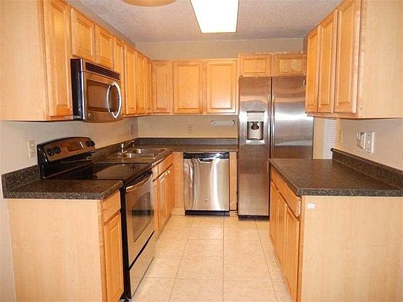 4th image of 9011 Vineyard Lake Dr
