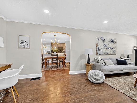 5th image of 4710 Winthrop Ave