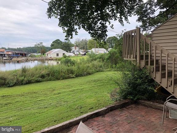 4th image of 100 Shore Ln