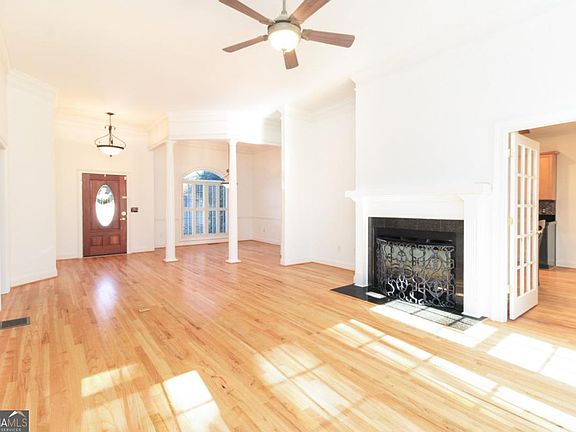 5th image of 105 Greystone Ter