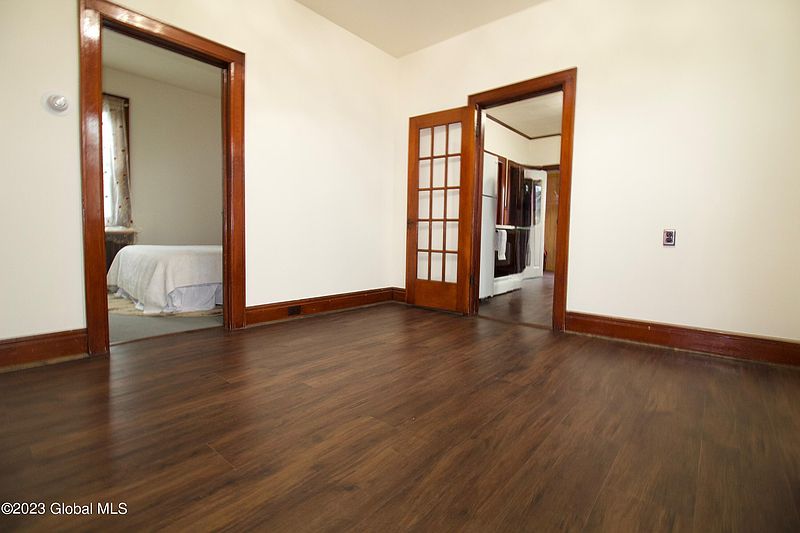 5th image of 14 Taylor Street