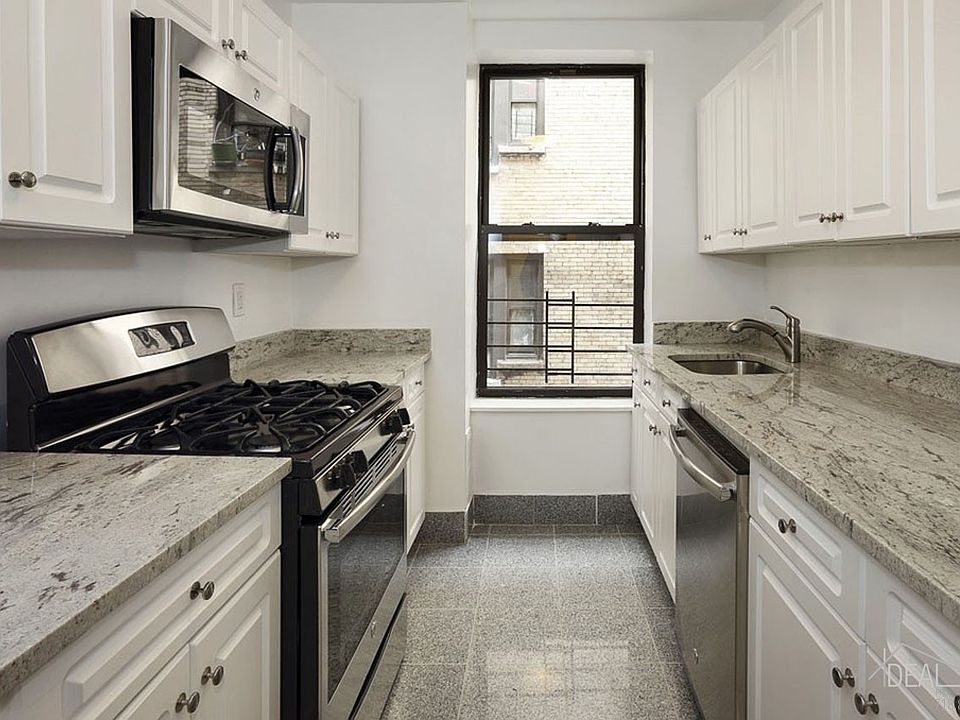 2nd image of 219 Brightwater Ct #0Z