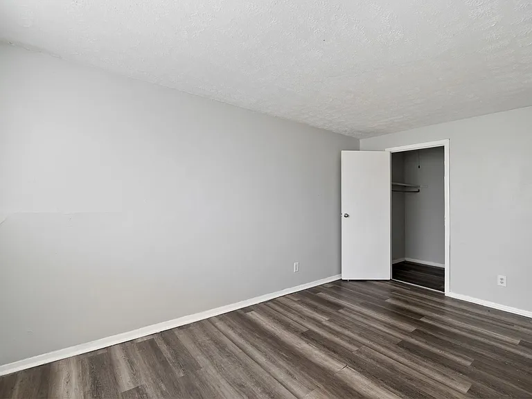 2356 Harrison Ave — Photo 5