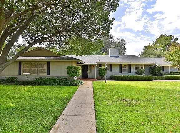 2nd image of 1474 Woodland Trl