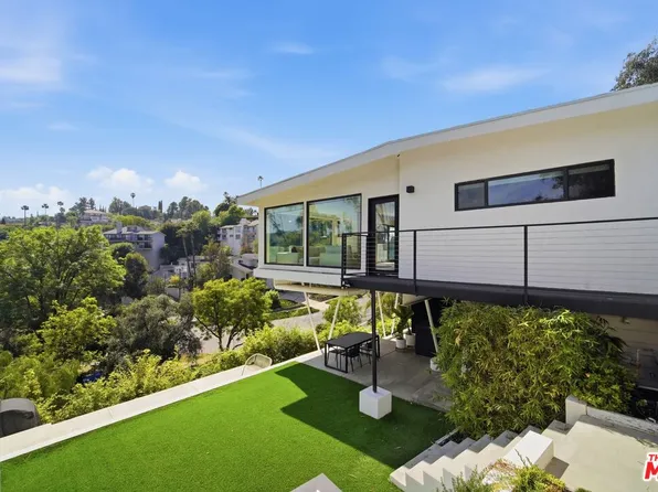 21520 Marchena St, Woodland Hills, CA 91364