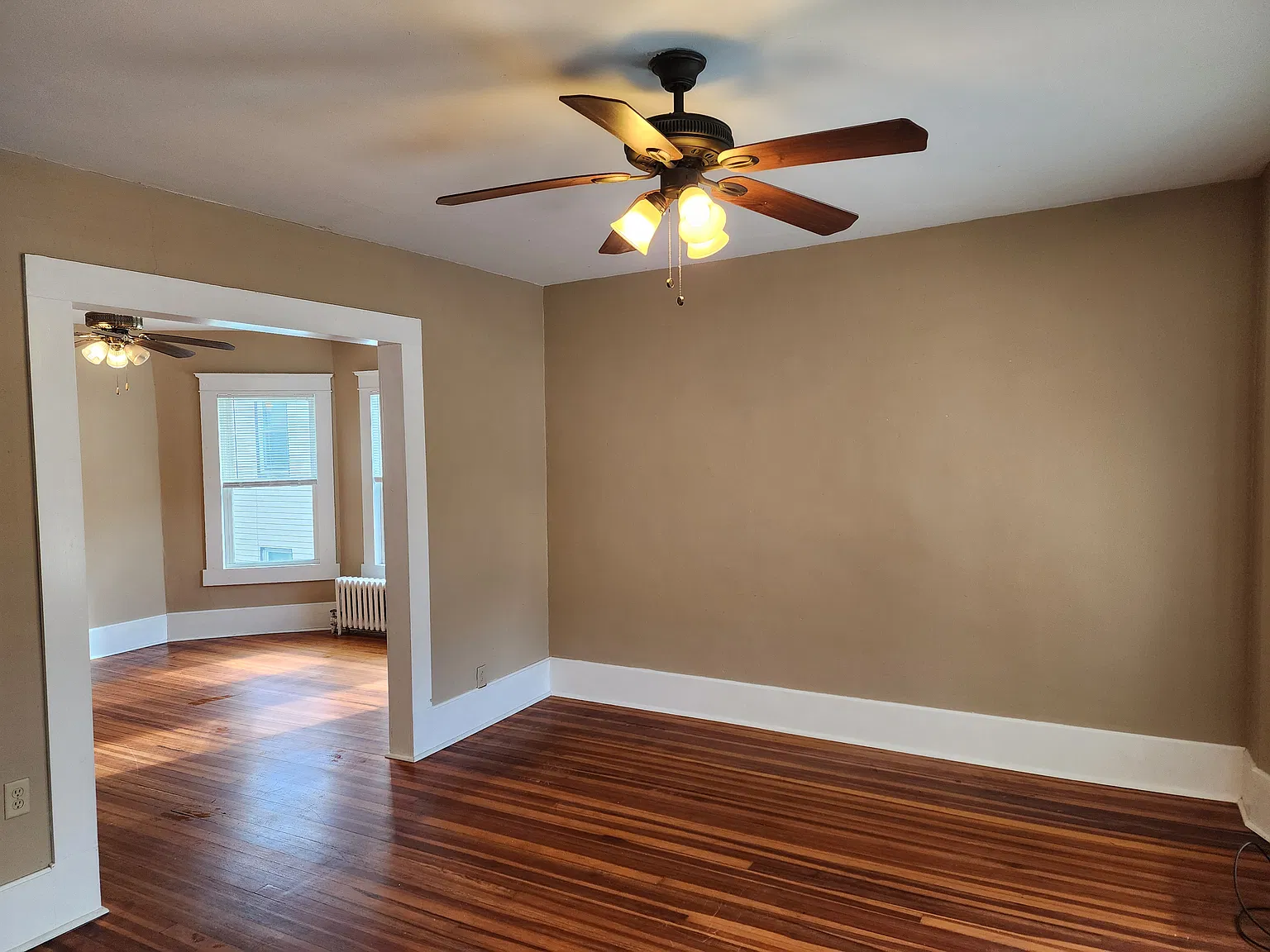 3 bed, 1400 sqft, $1,800 — Photo 2